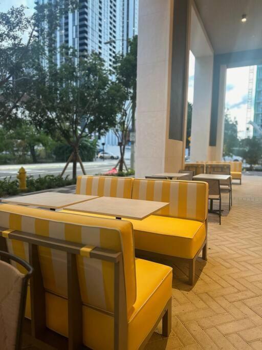 Penthouse Balcony With Ocean & View Resort,pool,spa,heart Of Downtown * Miami