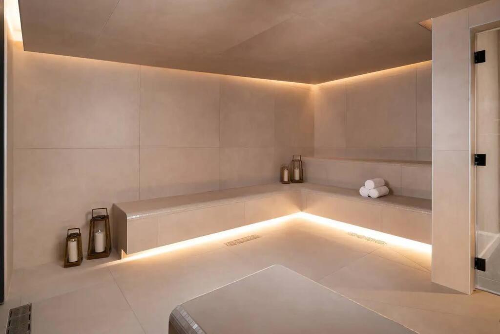 Penthouse Balcony With Ocean & View Resort,pool,spa,heart Of Downtown Miami