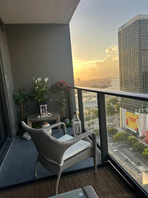Apartment Penthouse Balcony With Ocean & View Resort,pool,spa,heart Of Downtown *