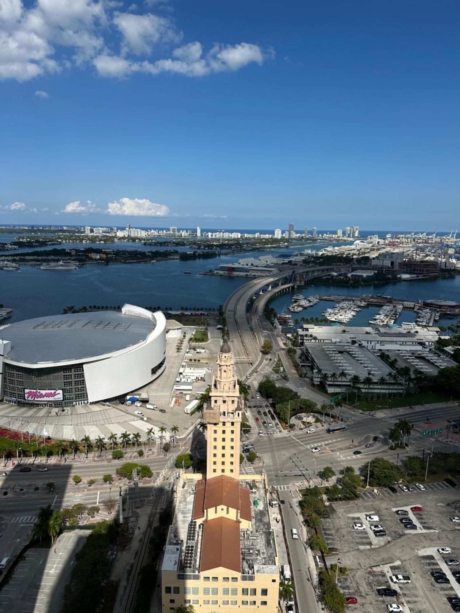 Penthouse Balcony With Ocean & View Resort,pool,spa,heart Of Downtown